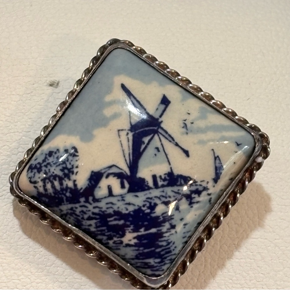 Vintage Windmill Brooch with Blue and White Design - Picture 3 of 8